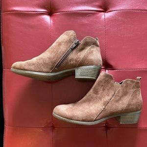 ARIZONA BROWN ANKLE BOOTIES WOMEN SIZE 7.5